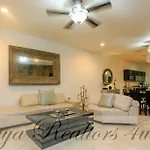 Mamitas By Playa Moments
