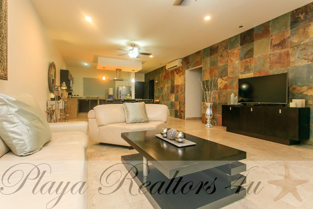 Mamitas By Playa Moments *