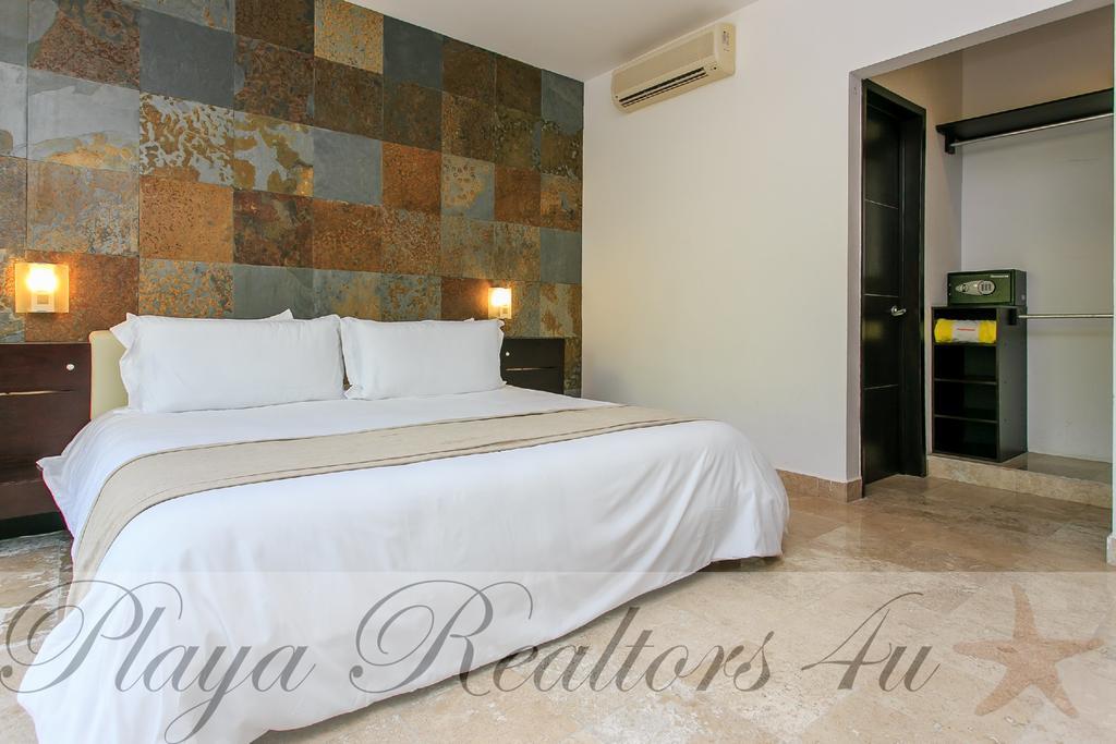 Mamitas By Playa Moments